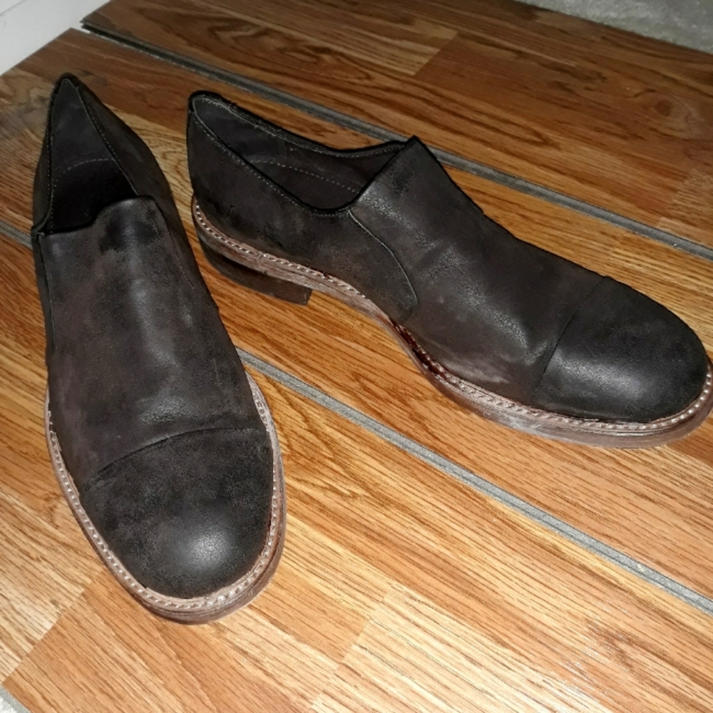 Donald Pliner mens handmade brown unfinished leather loafers. Size 10